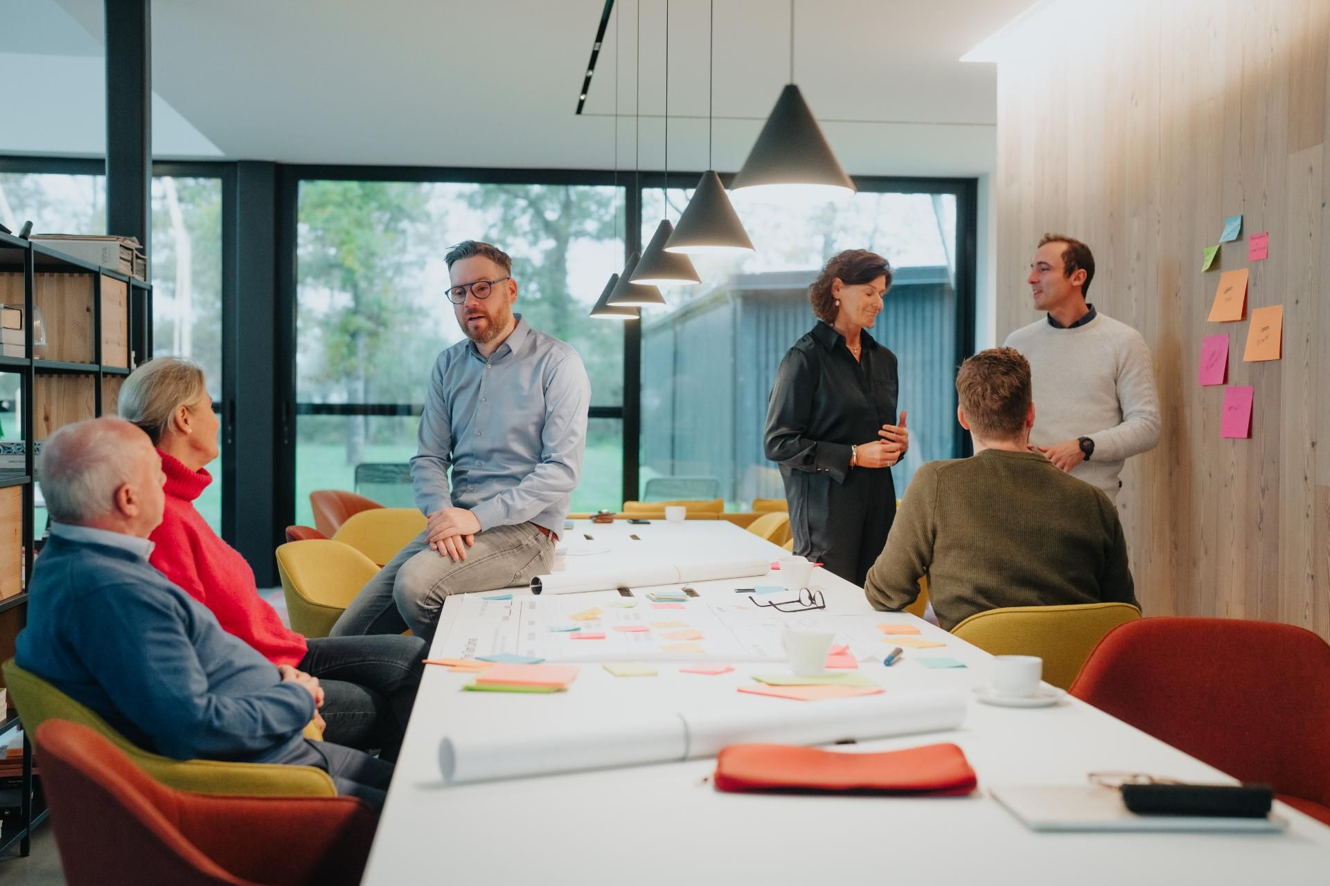 De Coaches Spreken De Teamleden Toe